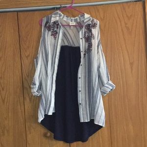 Cold shoulder high/low top